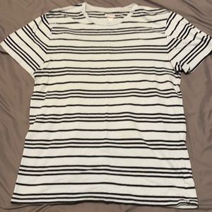 Old navy tee